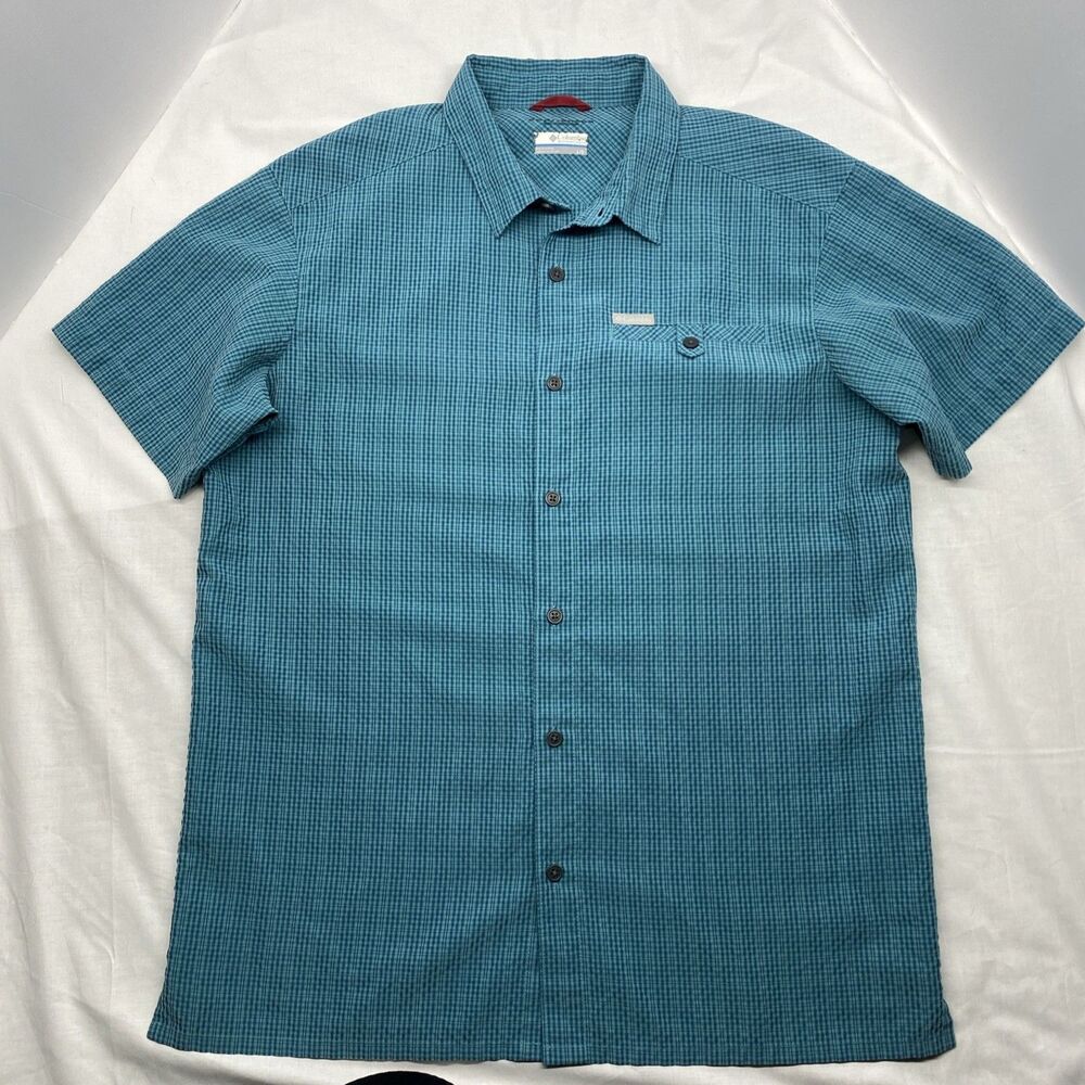 Columbia Omni-Shade Men's Large Blue Plaid Short Sleeve Button Up Shirt Hiking L